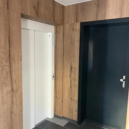 Apartment Javorska *
